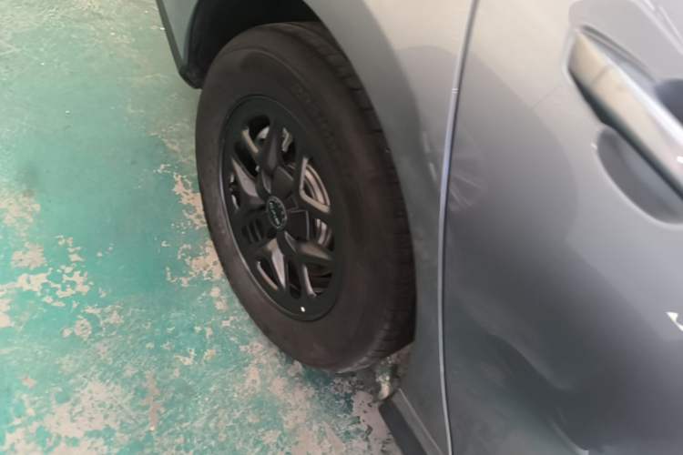 Used BYD Seal 05 DM-i 2025 DM-i Smart Drive 55KM Luxury Model Right Rear Wheel Hub