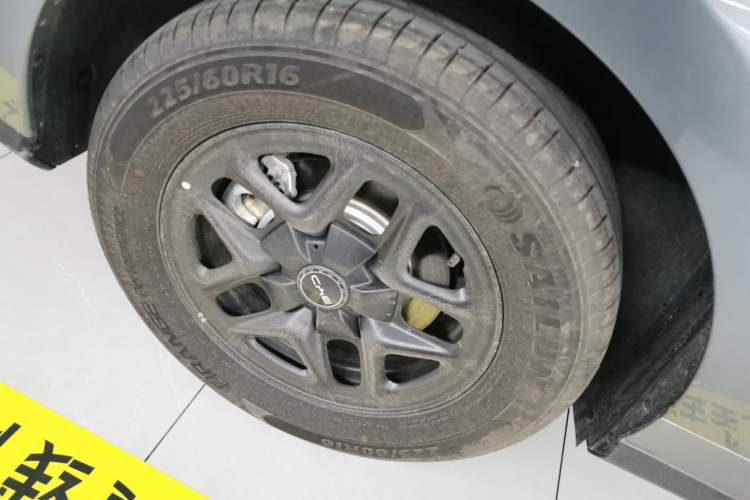 Used BYD Seal 05 DM-i 2025 DM-i Smart Drive 55KM Luxury Model Right Rear Wheel Hub