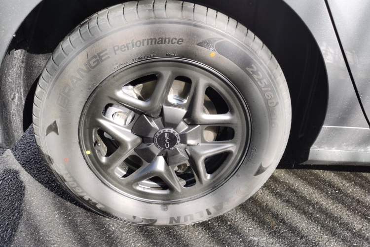 Used BYD Seal 05 DM-i 2025 DM-i Smart Drive 55KM Luxury Model Right Rear Wheel Hub
