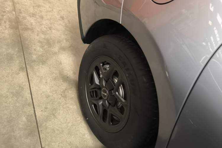 Used BYD Seal 05 DM-i 2025 DM-i Smart Drive 55KM Luxury Model Right Rear Wheel Hub