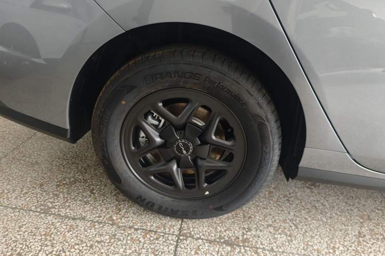 Used BYD Seal 05 DM-i 2025 DM-i Smart Drive 55KM Luxury Model Right Rear Wheel Hub