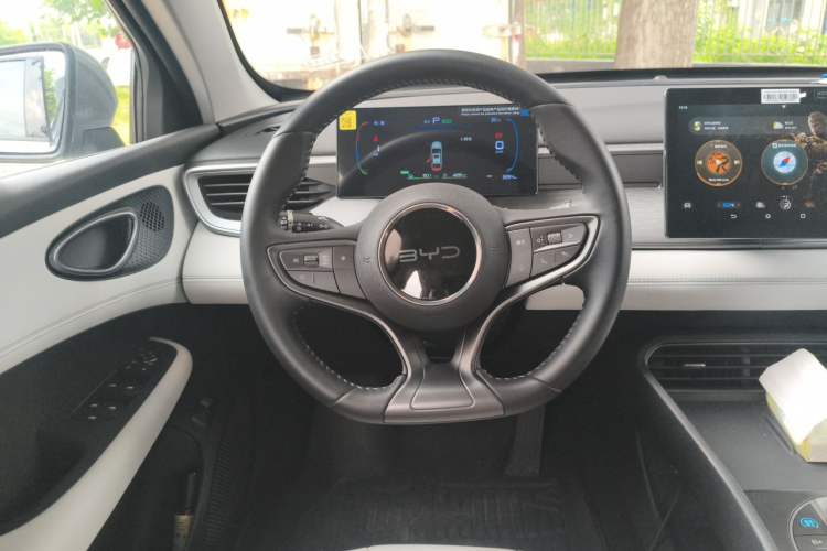 Used BYD Seal 05 DM-i 2025 DM-i Smart Drive 55KM Luxury Model Steering Wheel