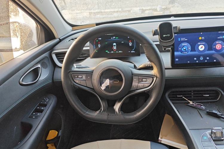 Used BYD Seal 05 DM-i 2025 DM-i Smart Drive 55KM Luxury Model Steering Wheel