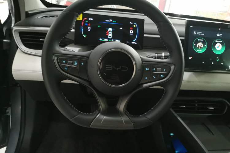 Used BYD Seal 05 DM-i 2025 DM-i Smart Drive 55KM Luxury Model Steering Wheel