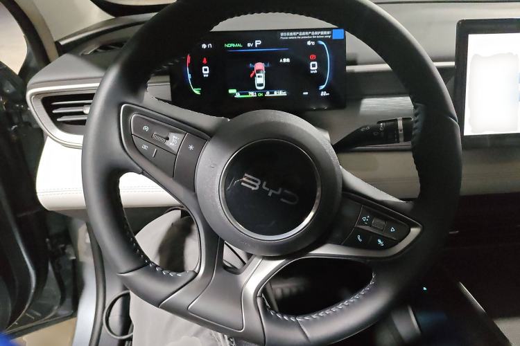 Used BYD Seal 05 DM-i 2025 DM-i Smart Drive 55KM Luxury Model Steering Wheel
