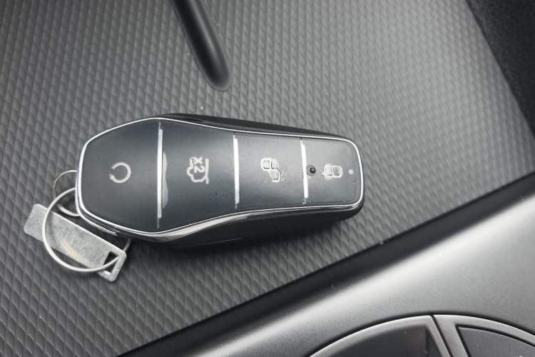 Used BYD Seal 05 DM-i 2025 DM-i Intelligent Drive 120KM Flagship Model Vehicle Key