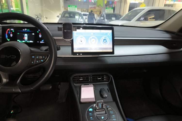 Used BYD Seal 05 DM-i 2025 DM-i Smart Drive 55KM Luxury Model Audio And AC Panel