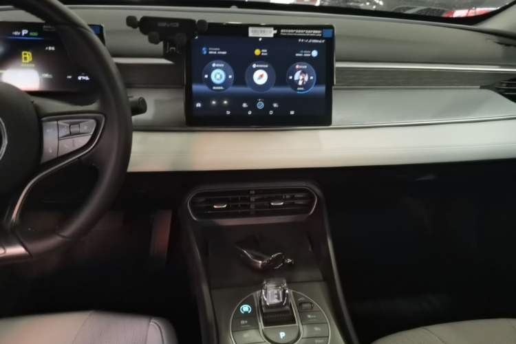 Used BYD Seal 05 DM-i 2025 DM-i Smart Drive 55KM Luxury Model Audio And AC Panel