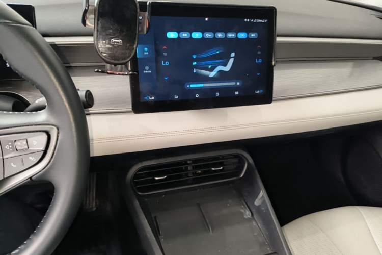 Used BYD Seal 05 DM-i 2025 DM-i Smart Drive 55KM Luxury Model Audio And AC Panel