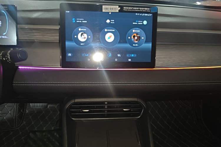 Used BYD Seal 05 DM-i 2025 DM-i Smart Drive 55KM Luxury Model Audio And AC Panel