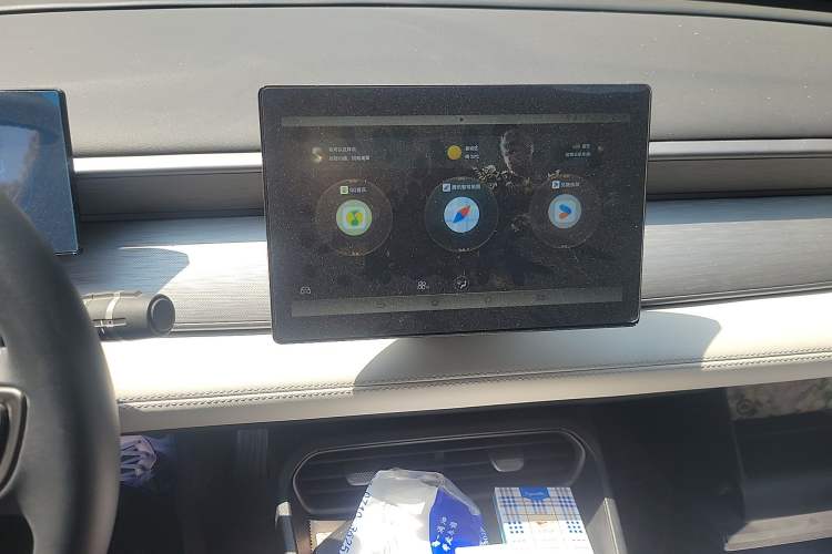 Used BYD Seal 05 DM-i 2025 DM-i Smart Drive 55KM Luxury Model Audio And AC Panel