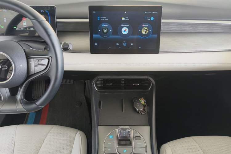 Used BYD Seal 05 DM-i 2025 DM-i Smart Drive 55KM Luxury Model Audio And AC Panel