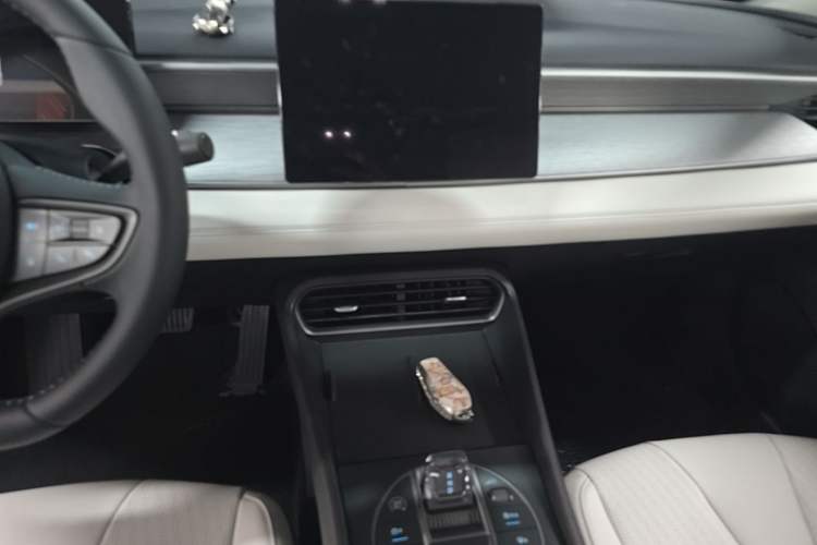 Used BYD Seal 05 DM-i 2025 DM-i Smart Drive 55KM Luxury Model Audio And AC Panel