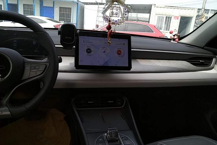 Used BYD Seal 05 DM-i 2025 DM-i Smart Drive 55KM Luxury Model Audio And AC Panel