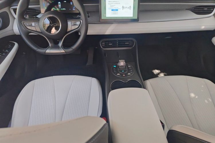 Used BYD Seal 05 DM-i 2025 DM-i Smart Drive 55KM Luxury Model Center Console