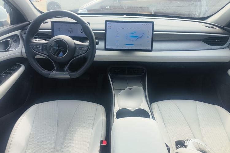 Used BYD Seal 05 DM-i 2025 DM-i Intelligent Drive 120KM Flagship Model Center Console