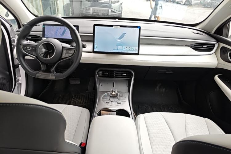 Used BYD Seal 05 DM-i 2025 DM-i Intelligent Drive 120KM Flagship Model Center Console