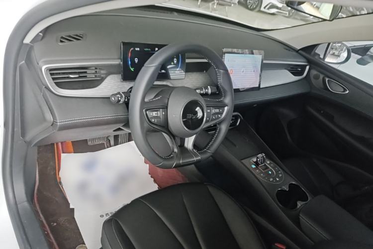 Used BYD Seal 05 DM-i 2025 DM-i Smart Drive 55KM Luxury Model Center Console
