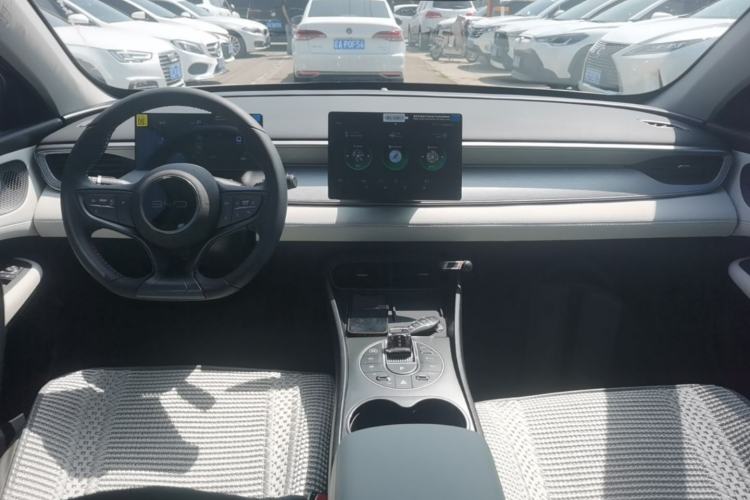 Used BYD Seal 05 DM-i 2025 DM-i Smart Drive 55KM Luxury Model Center Console