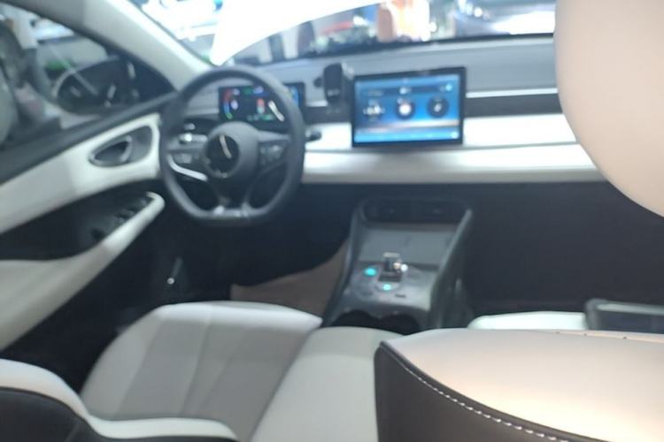 Used BYD Seal 05 DM-i 2025 DM-i Smart Drive 55KM Luxury Model Center Console