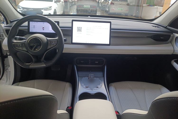 Used BYD Seal 05 DM-i 2025 DM-i Intelligent Drive 120KM Flagship Model Center Console