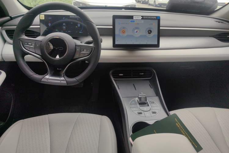 Used BYD Seal 05 DM-i 2025 DM-i Smart Drive 55KM Luxury Model Center Console