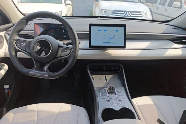Used BYD Seal 05 DM-i 2025 DM-i Smart Drive 55KM Luxury Model Center Console