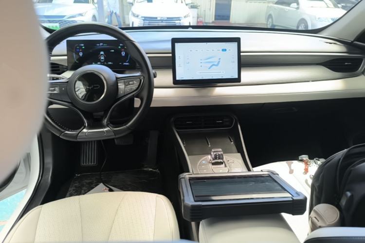 Used BYD Seal 05 DM-i 2025 DM-i Smart Drive 55KM Luxury Model Center Console