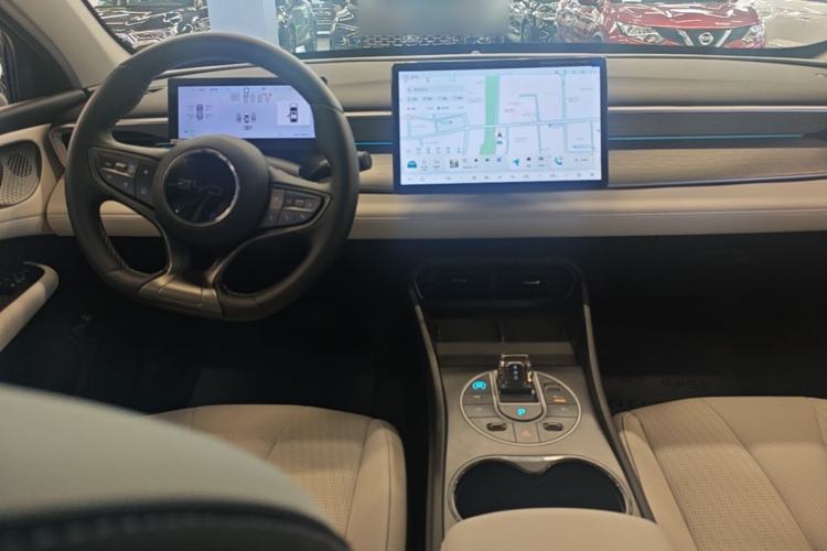 Used BYD Seal 05 DM-i 2025 DM-i Intelligent Drive 120KM Flagship Model Center Console