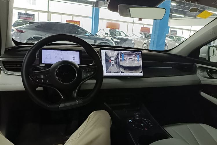 Used BYD Seal 05 DM-i 2025 DM-i Intelligent Drive 120KM Flagship Model Center Console