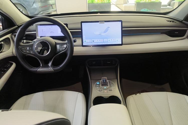 Used BYD Seal 05 DM-i 2025 DM-i Intelligent Drive 120KM Flagship Model Center Console