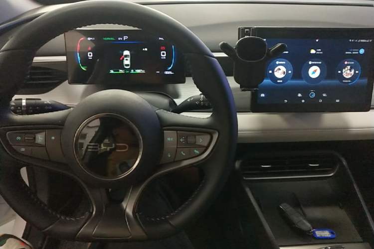 Used BYD Seal 05 DM-i 2025 DM-i Smart Drive 55KM Luxury Model Center Console