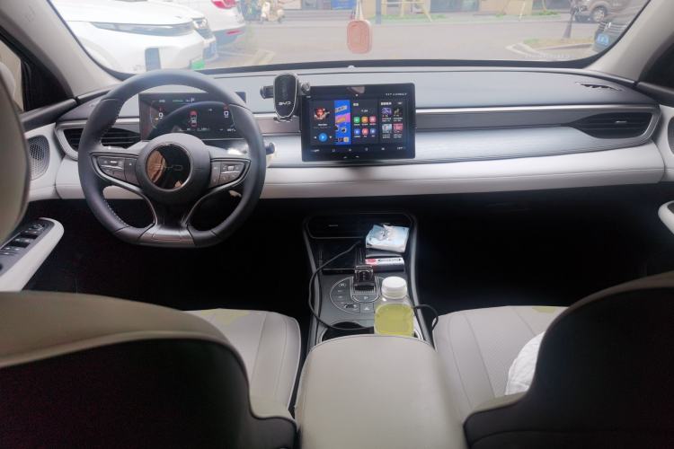 Used BYD Seal 05 DM-i 2025 DM-i Smart Drive 55KM Luxury Model Center Console