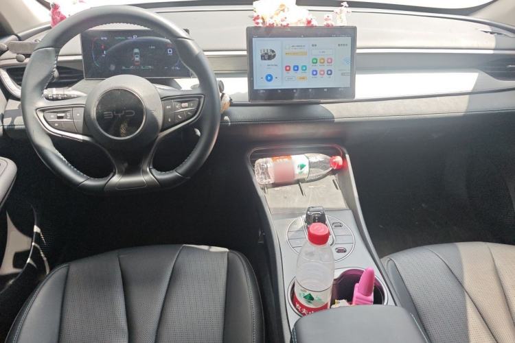 Used BYD Seal 05 DM-i 2025 DM-i Smart Drive 55KM Luxury Model Center Console