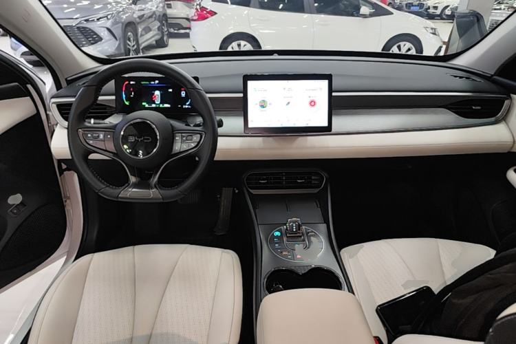 Used BYD Seal 05 DM-i 2025 DM-i Smart Drive 55KM Luxury Model Center Console