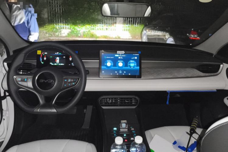 Used BYD Seal 05 DM-i 2025 DM-i Smart Drive 55KM Luxury Model Center Console