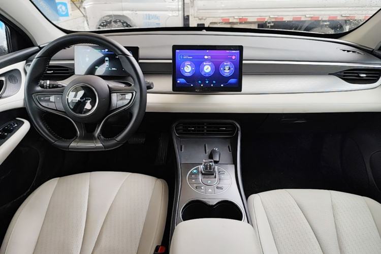 Used BYD Seal 05 DM-i 2025 DM-i Smart Drive 55KM Luxury Model Center Console
