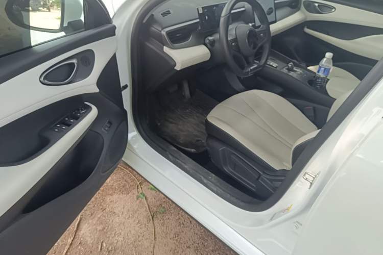 Used BYD Seal 05 DM-i 2025 DM-i Smart Drive 55KM Luxury Model Driver Seat