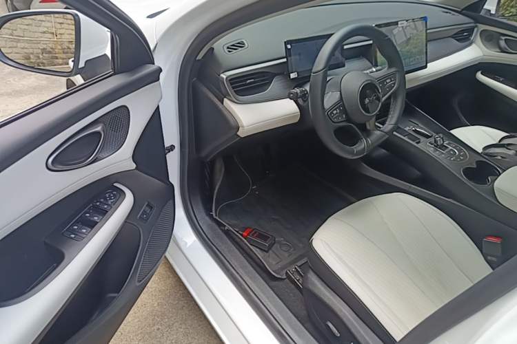 Used BYD Seal 05 DM-i 2025 DM-i Intelligent Drive 120KM Flagship Model Driver Seat