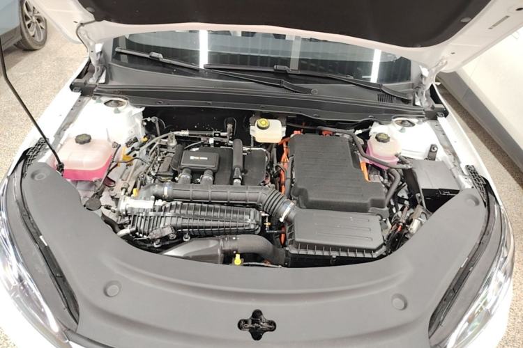 Used BYD Seal 05 DM-i 2025 DM-i Smart Drive 55KM Luxury Model Engine Bay
