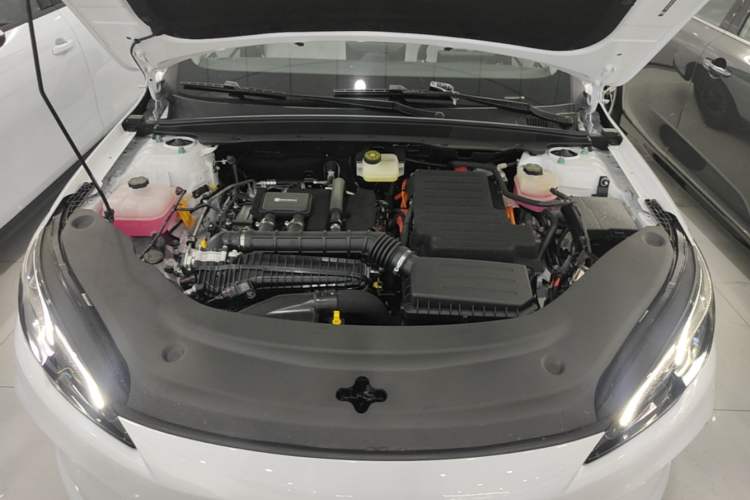 Used BYD Seal 05 DM-i 2025 DM-i Smart Drive 55KM Luxury Model Engine Bay