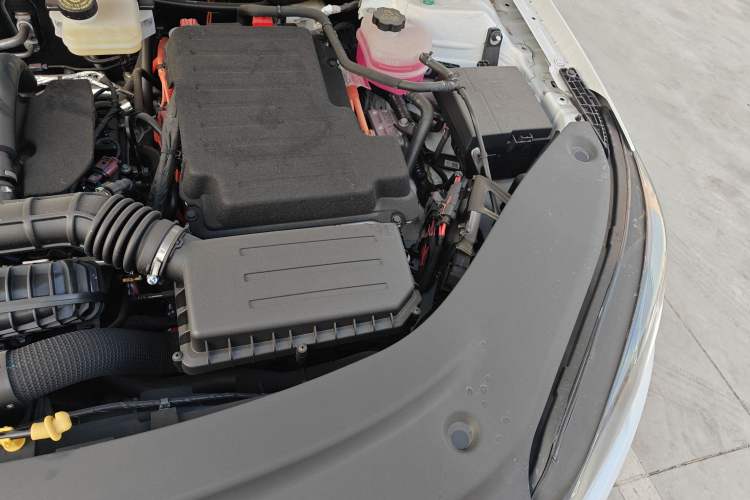 Used BYD Seal 05 DM-i 2025 DM-i Smart Drive 55KM Luxury Model Engine Bay Left