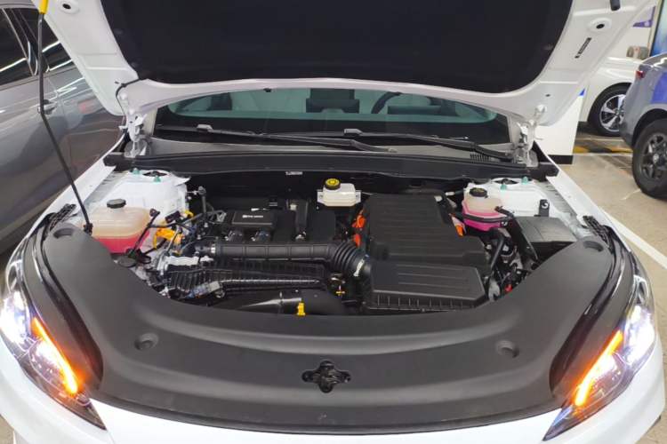 Used BYD Seal 05 DM-i 2025 DM-i Smart Drive 55KM Luxury Model Engine Bay