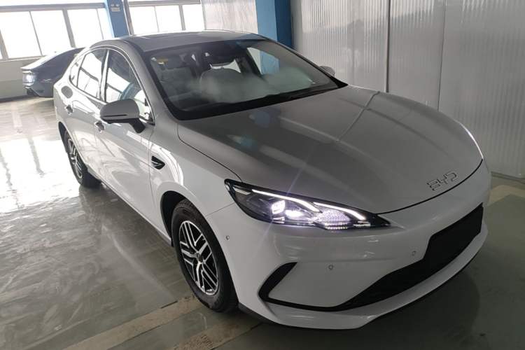 Used BYD Seal 05 DM-i 2025 DM-i Intelligent Drive 120KM Flagship Model Exterior 1