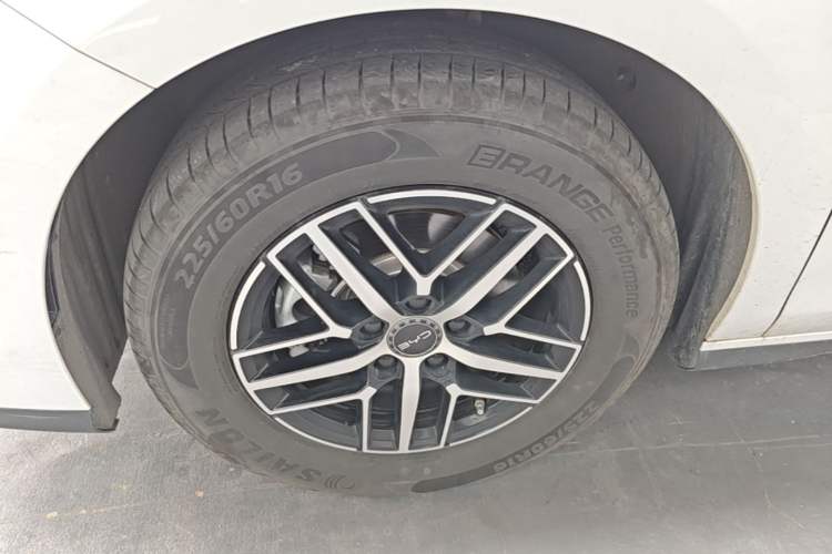 Used BYD Seal 05 DM-i 2025 DM-i Intelligent Drive 120KM Flagship Model Exterior 4