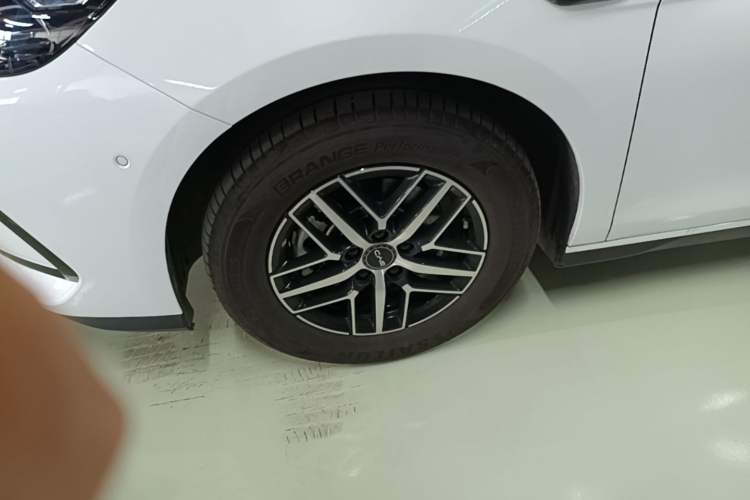 Used BYD Seal 05 DM-i 2025 DM-i Intelligent Drive 120KM Flagship Model Exterior 4