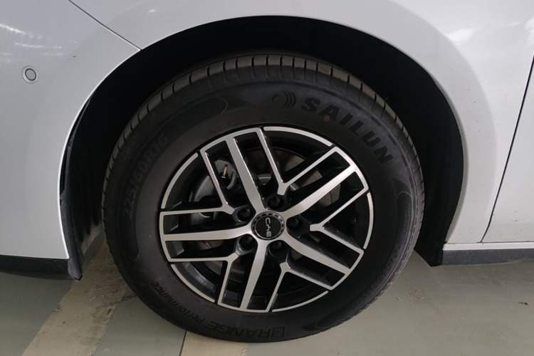 Used BYD Seal 05 DM-i 2025 DM-i Intelligent Drive 120KM Flagship Model Exterior 4
