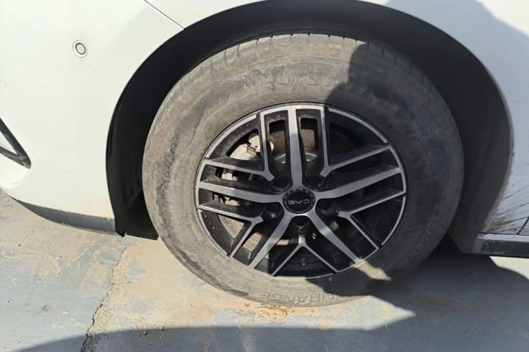Used BYD Seal 05 DM-i 2025 DM-i Intelligent Drive 120KM Flagship Model Exterior 4