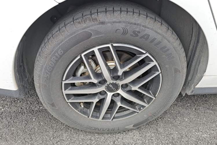 Used BYD Seal 05 DM-i 2025 DM-i Intelligent Drive 120KM Flagship Model Exterior 5