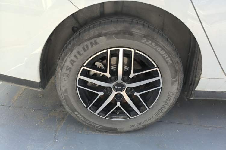 Used BYD Seal 05 DM-i 2025 DM-i Intelligent Drive 120KM Flagship Model Exterior 5